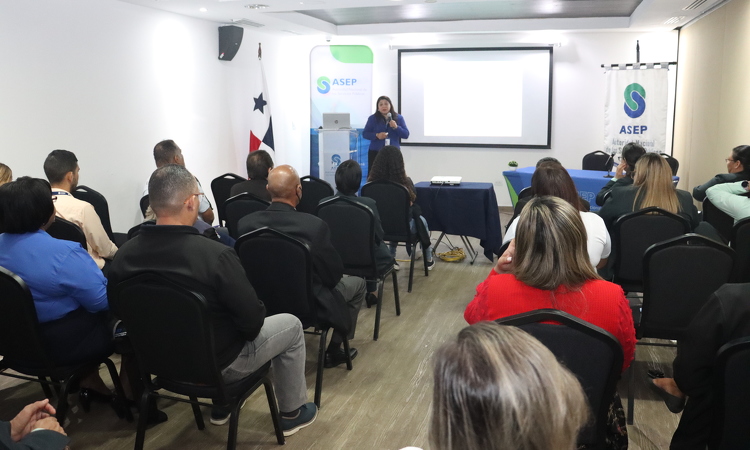 foto de portada de la publicación DIGECA CAPACITA EN CALIDAD DE SERVICIO AL CLIENTE A SERVIDORES PÚBLICOS DE LA ASEP