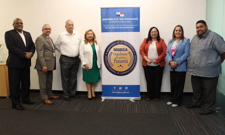 foto de portada de la publicación Directora de Carrera Administrativa sostiene reunión de acercamientos con dirigentes de FENASEP