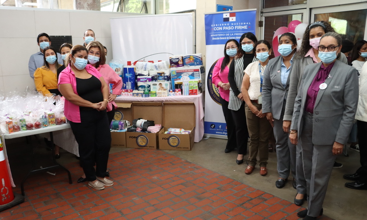 foto de portada de la publicación Colaboradores de la DIGECA entregan donaciones al Instituto Oncológico Nacional