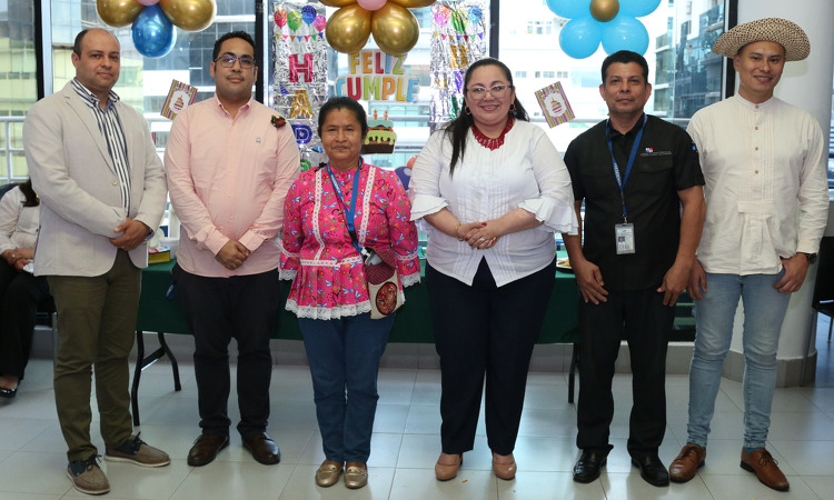 foto de portada de la publicación Directora de DIGECA propicia ambiente de confianza y respeto mutuo con celebración de cumpleañeros del mes