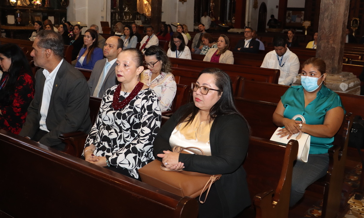 foto de portada de la publicación Directora participa de homilía para conmemorar LXVI aniversario del Ministerio de la Presidencia