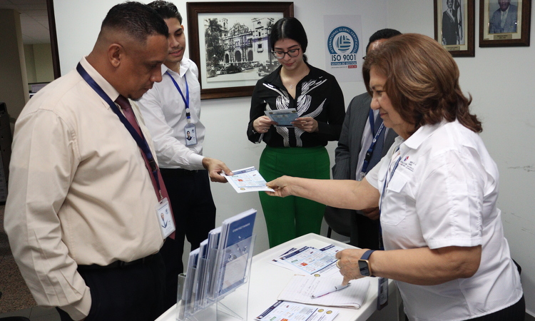 foto de portada de la publicación DIGECA promueve los convenios para servidores públicos en la Autoridad de Pasaporte