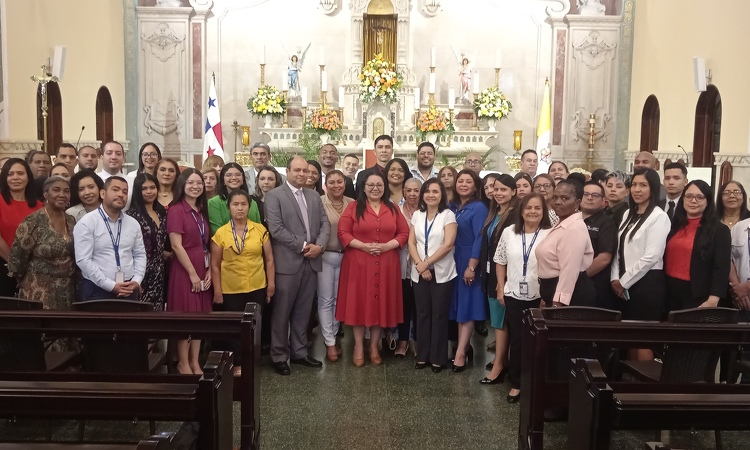 foto de portada de la publicación DIGECA reconoce a fundadores de la institución y a servidores con trayectoria de servicio