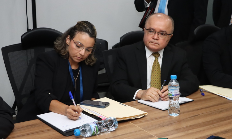 foto de portada de la publicación Carrera Administrativa se reúne con Comisión de Trabajo, Salud y Desarrollo Social