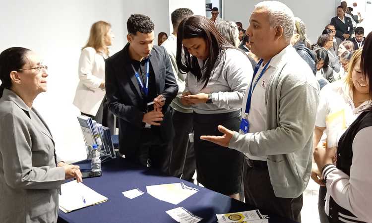 foto de portada de la publicación DIGECA orienta a servidores públicos sobre Carrera Administrativa y convenios firmados para su beneficio
