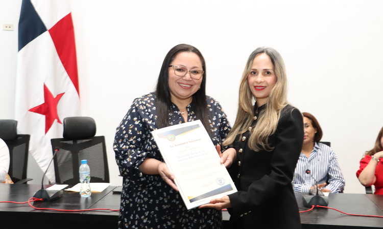 foto de portada de la publicación Reconocimiento a la Gestión de la Directora General de Carrera Administrativa