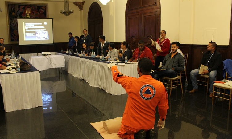 Taller de Primeros Auxilios para servidores públicos 