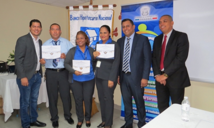 Servidores públicos del BHN ingresan al Régimen de Carrera Administrativa