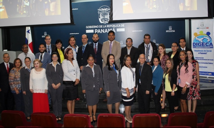 Servidores públicos del Ministerio de la Presidencia participan de conversatorio sobre la nueva Ley 23 