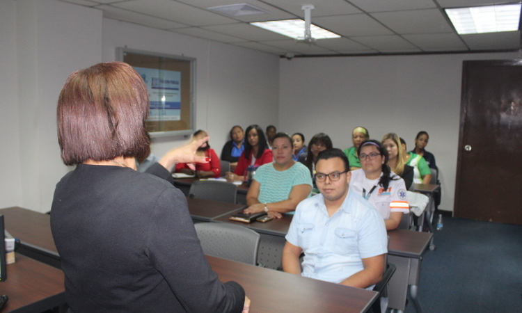 Capacitación a servidores públicos en  “Comunicación Organizacional y Relaciones Efectivas en el Trabajo”.
