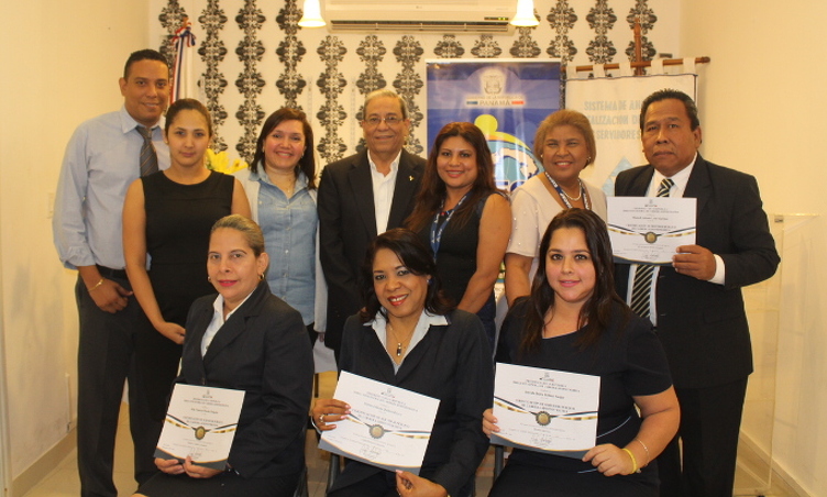 Servidores públicos del SIACAP ingresan al Régimen de Carrera Administrativa 