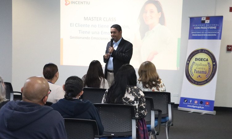 Servidores públicos de DIGECA reciben capacitación sobre atención al cliente